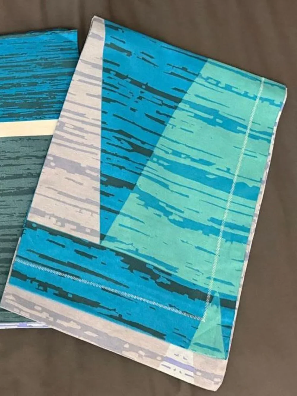 2 Flat Sheets + 2 Pillowcases